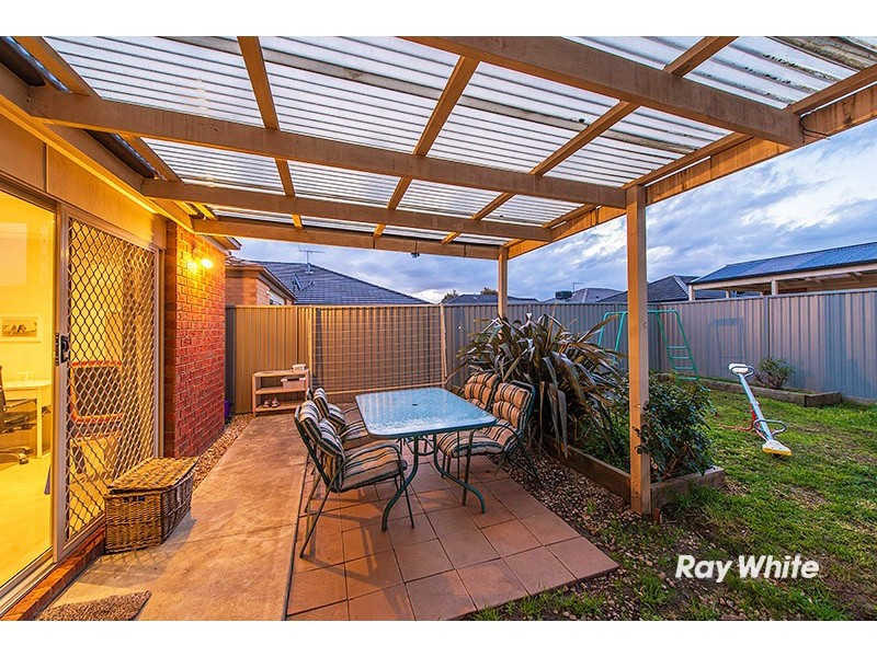54 Greenaway Terrace, Cranbourne East VIC 3977