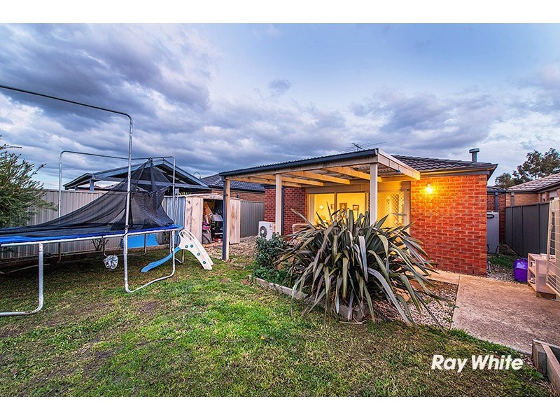 54 Greenaway Terrace, Cranbourne East VIC 3977