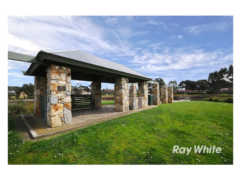 54 Greenaway Terrace, Cranbourne East VIC 3977