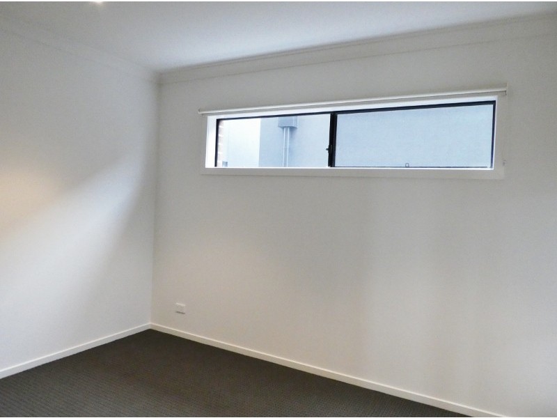 1 Doonhamer Place, Clyde North VIC 3978