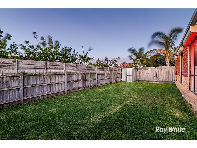 6 Nyarrin Place, Cranbourne West VIC 3977