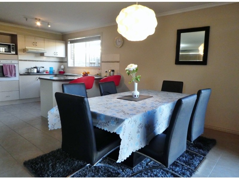 27 Ebony Street, Cranbourne VIC 3977