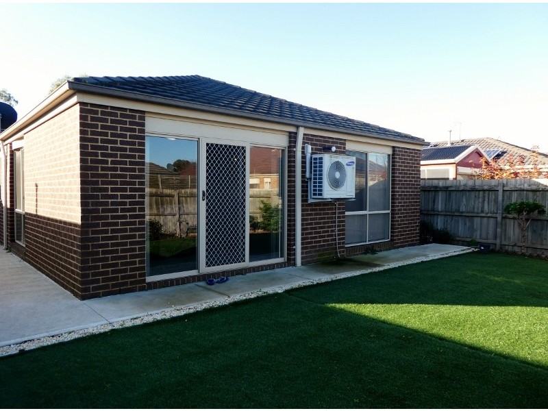 27 Ebony Street, Cranbourne VIC 3977