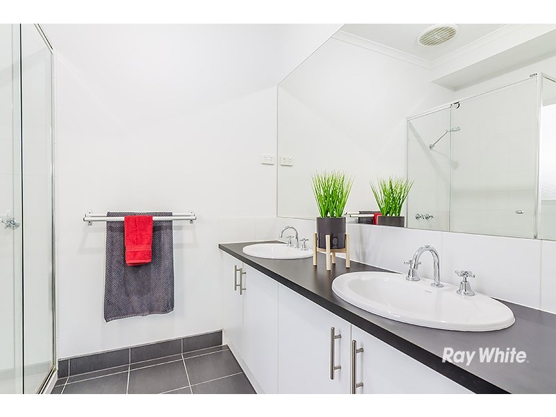 2 Gregson Grove, Lyndhurst VIC 3975