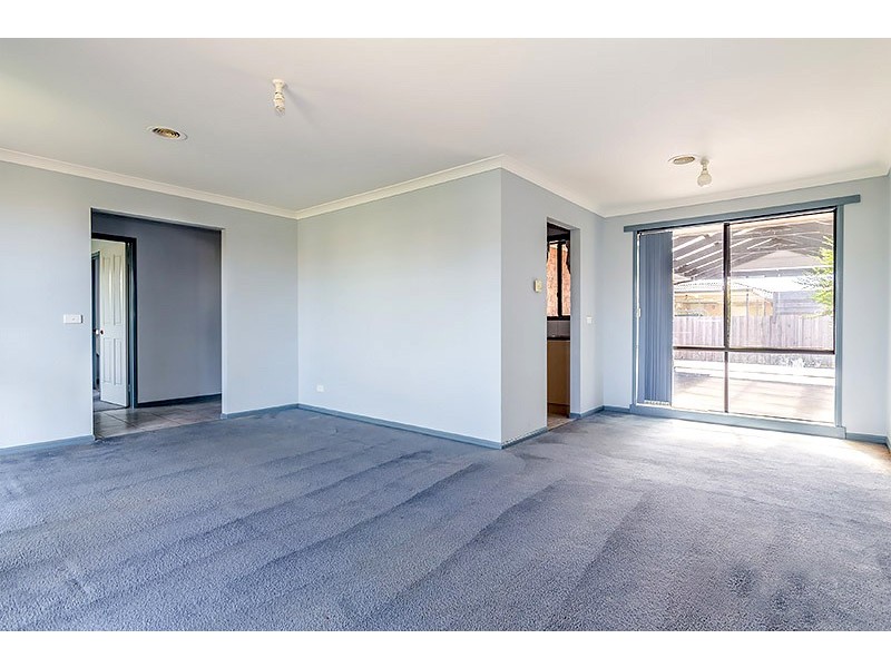 8 Kells Close, Cranbourne East VIC 3977
