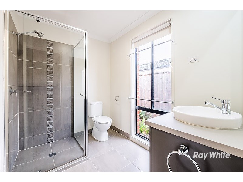 46 Valencia Circuit, Cranbourne VIC 3977