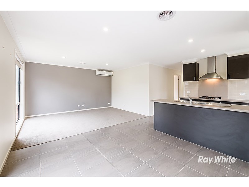 46 Valencia Circuit, Cranbourne VIC 3977