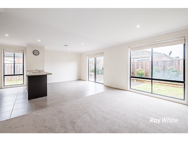 46 Valencia Circuit, Cranbourne VIC 3977