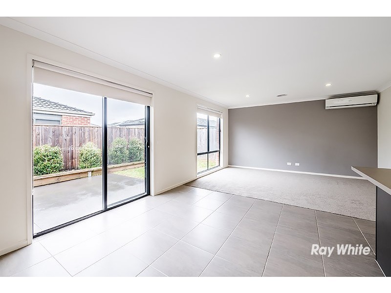 46 Valencia Circuit, Cranbourne VIC 3977