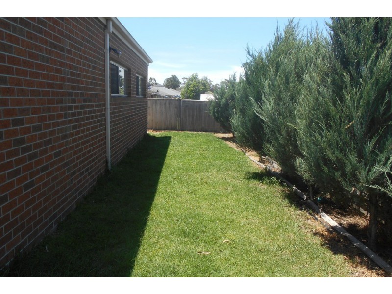 17 White Gum Way, Cranbourne North VIC 3977