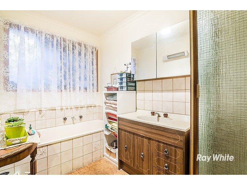 28 Monahans Road, Cranbourne VIC 3977