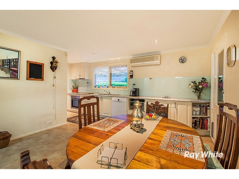 6 Saxonwood Drive, Narre Warren VIC 3805