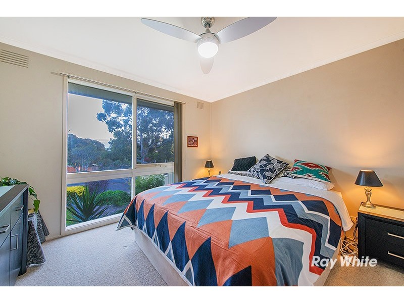 6 Saxonwood Drive, Narre Warren VIC 3805