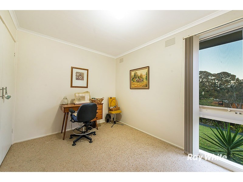 6 Saxonwood Drive, Narre Warren VIC 3805