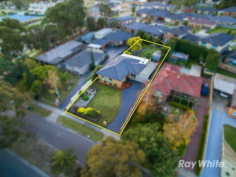 6 Saxonwood Drive, Narre Warren VIC 3805