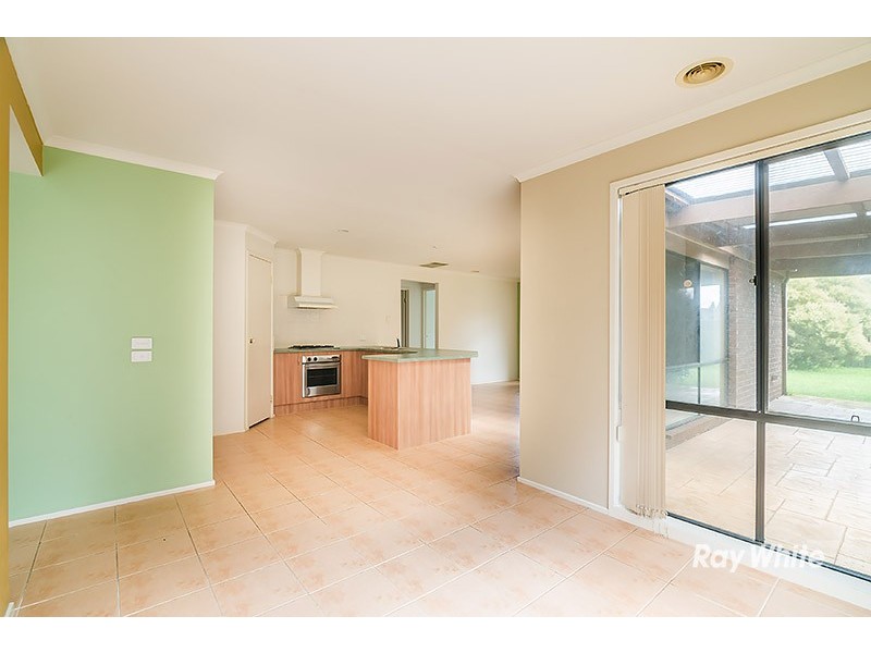 9 Genista Road, Cranbourne West VIC 3977