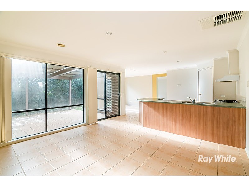 9 Genista Road, Cranbourne West VIC 3977