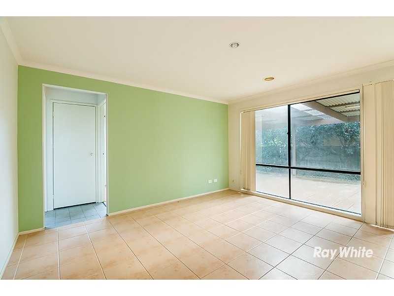 9 Genista Road, Cranbourne West VIC 3977