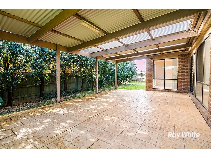 9 Genista Road, Cranbourne West VIC 3977