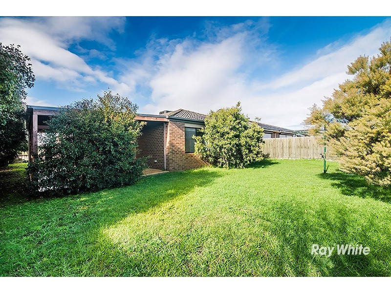 9 Genista Road, Cranbourne West VIC 3977