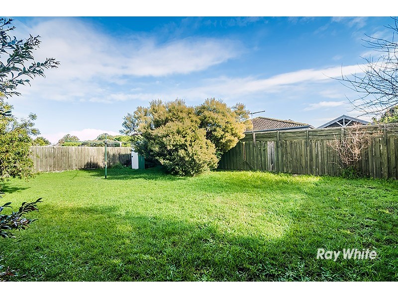 9 Genista Road, Cranbourne West VIC 3977