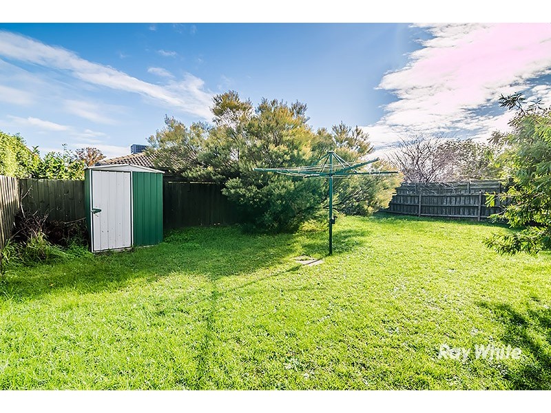 9 Genista Road, Cranbourne West VIC 3977