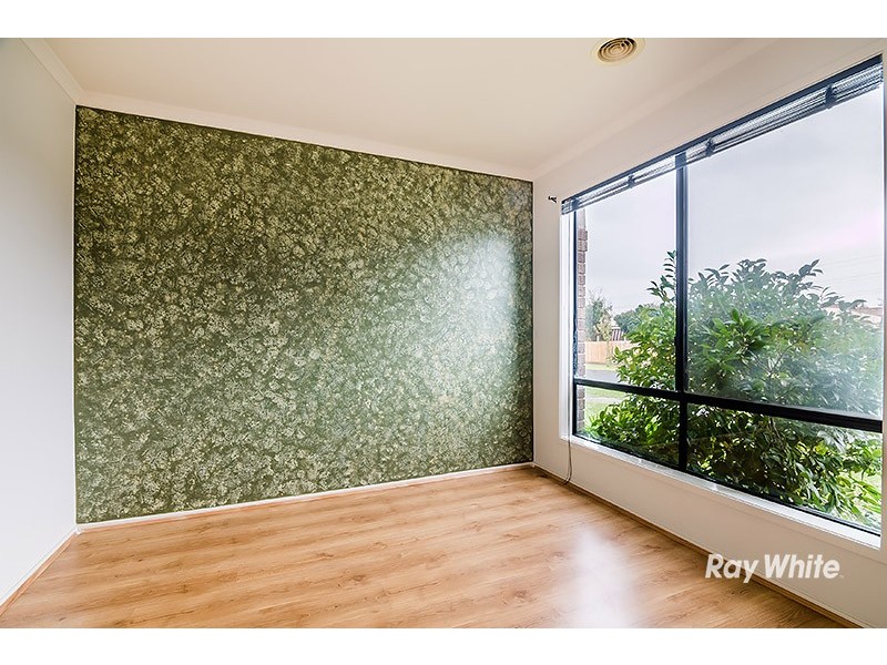 9 Genista Road, Cranbourne West VIC 3977