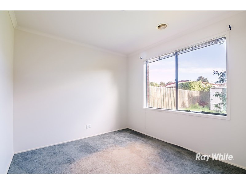 9 Genista Road, Cranbourne West VIC 3977