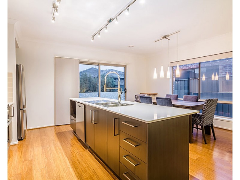 7 Morphetville Street, Clyde North VIC 3978