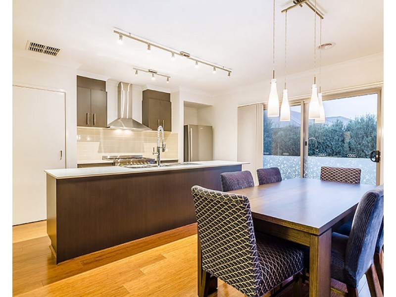 7 Morphetville Street, Clyde North VIC 3978