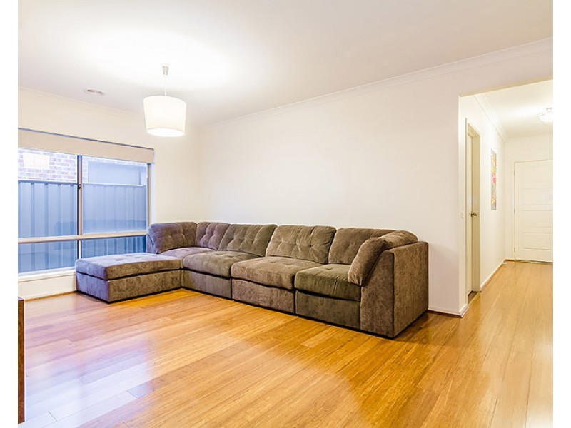 7 Morphetville Street, Clyde North VIC 3978