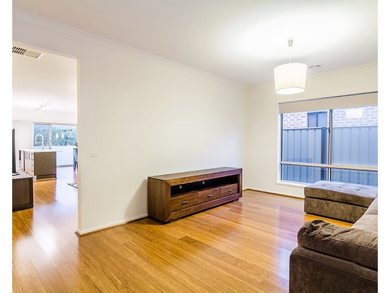 7 Morphetville Street, Clyde North VIC 3978