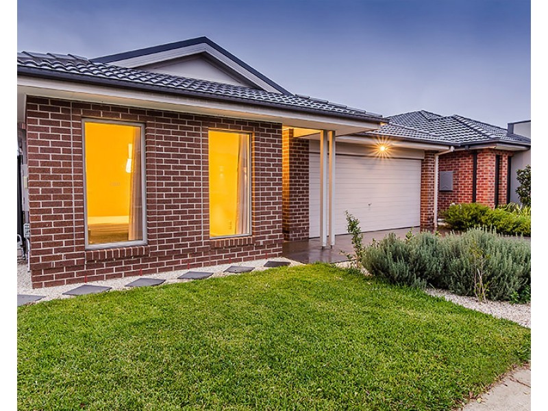 7 Morphetville Street, Clyde North VIC 3978