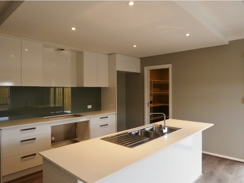 12 Greenslate Street, Clyde North VIC 3978