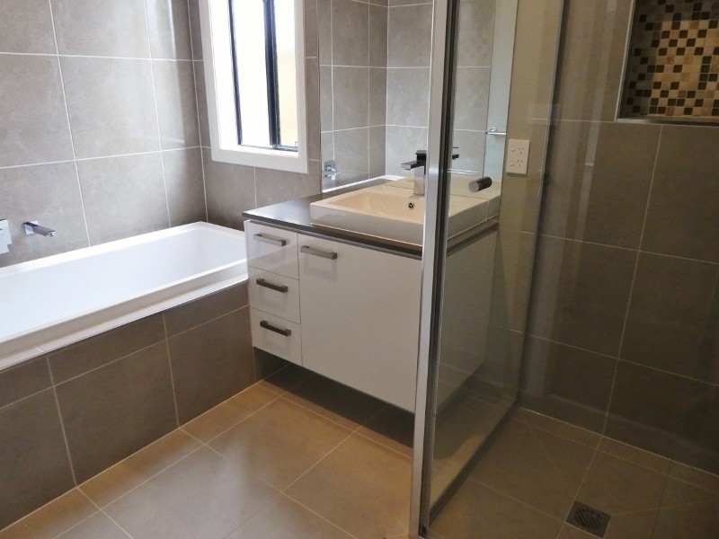 12 Greenslate Street, Clyde North VIC 3978