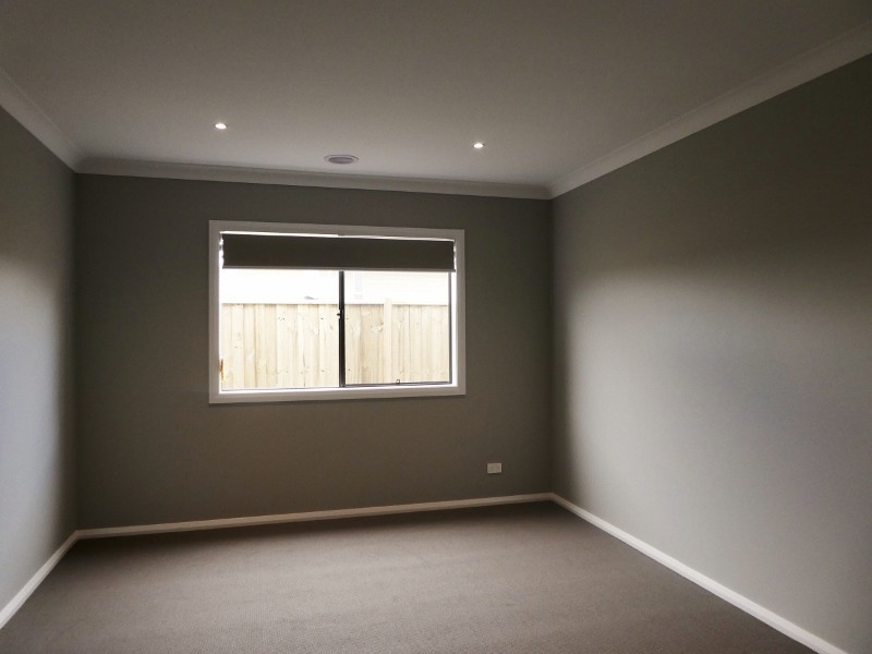 12 Greenslate Street, Clyde North VIC 3978