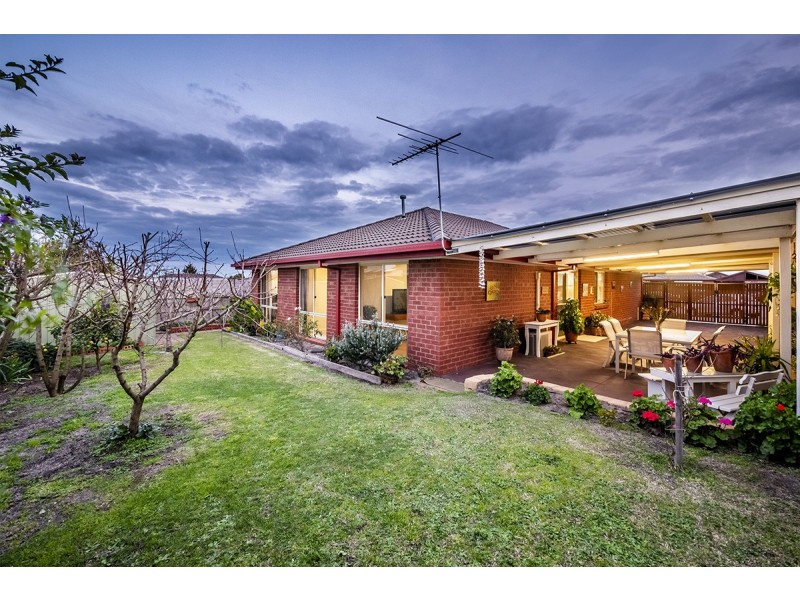 15 Cirrus Close, Hampton Park VIC 3976