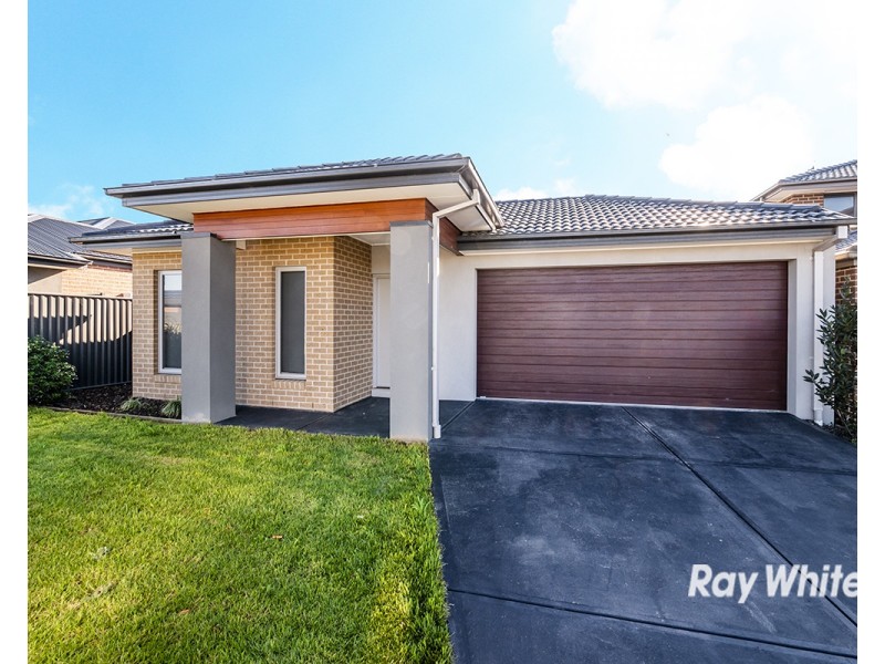 72 Elmslie Drive, Cranbourne East VIC 3977