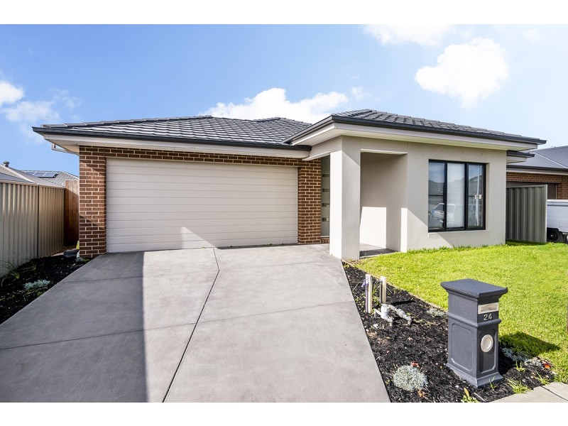 24 Starling Street, Cranbourne East VIC 3977