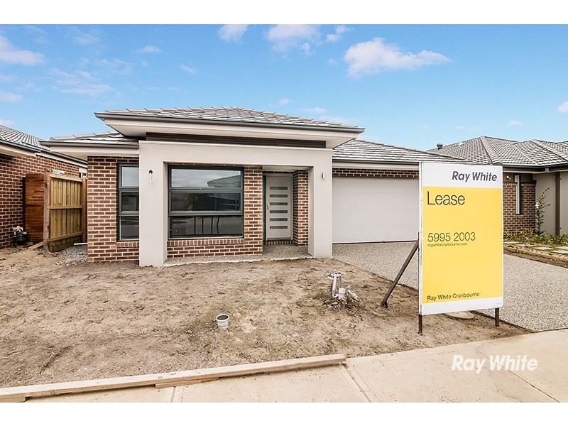 25 Pamplona Way, Clyde North VIC 3978