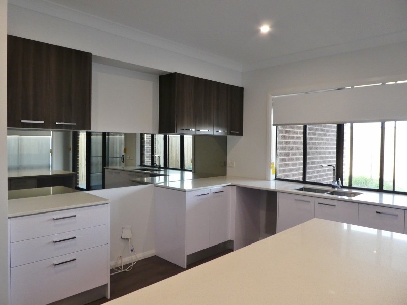 25 Pamplona Way, Clyde North VIC 3978