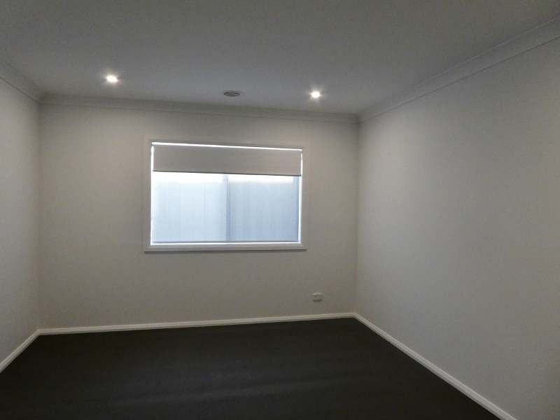 25 Pamplona Way, Clyde North VIC 3978