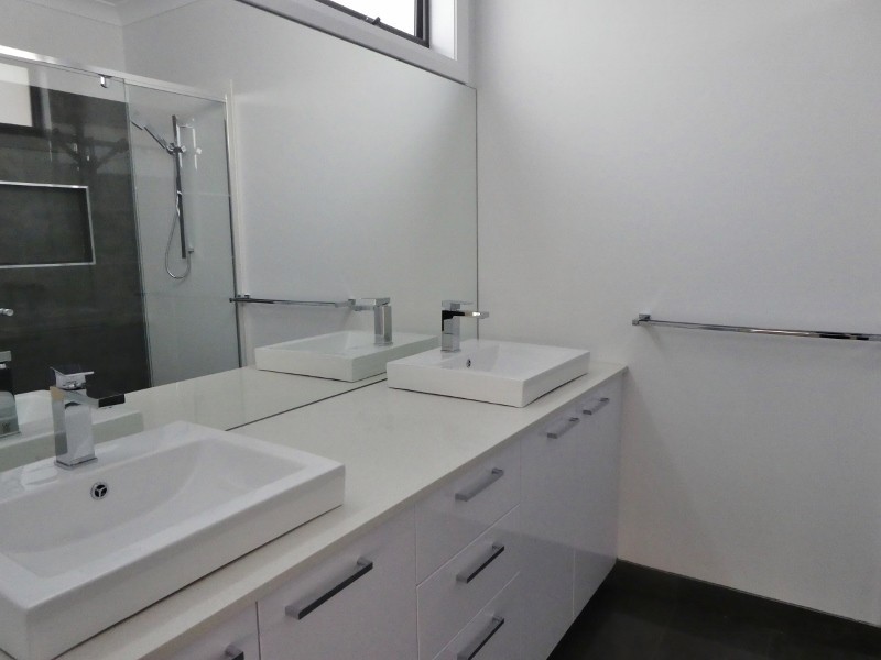 25 Pamplona Way, Clyde North VIC 3978