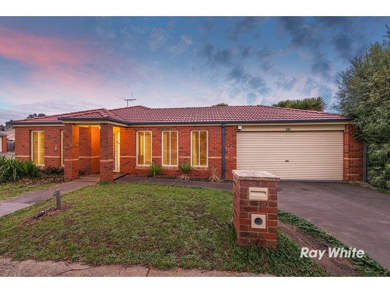 231 Monahans Road, Cranbourne West VIC 3977