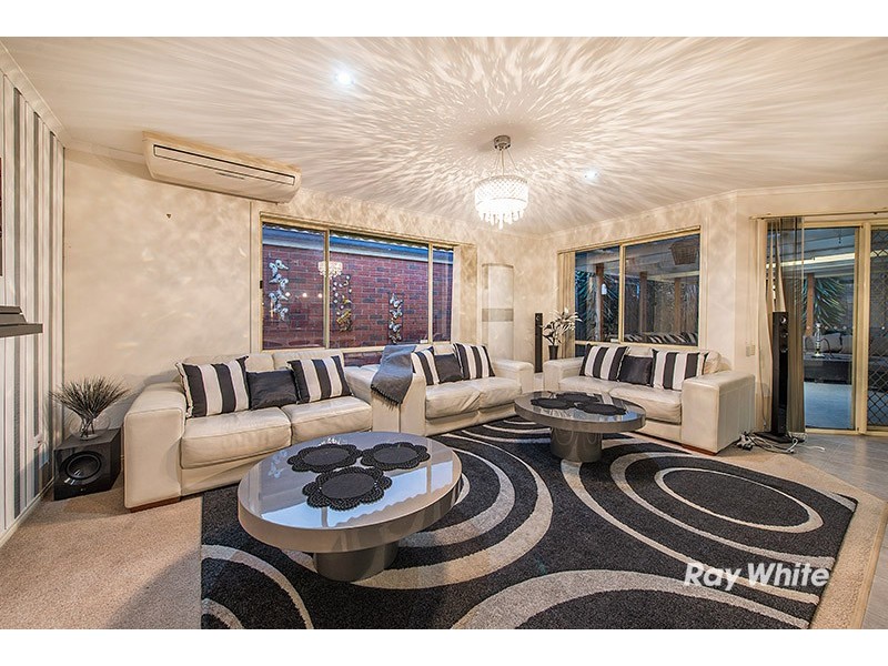 231 Monahans Road, Cranbourne West VIC 3977