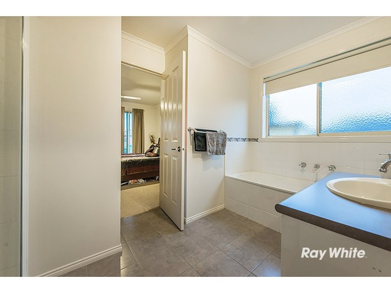 231 Monahans Road, Cranbourne West VIC 3977