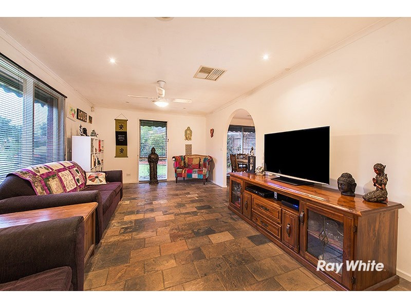 12 Toirram Crescent, Cranbourne VIC 3977