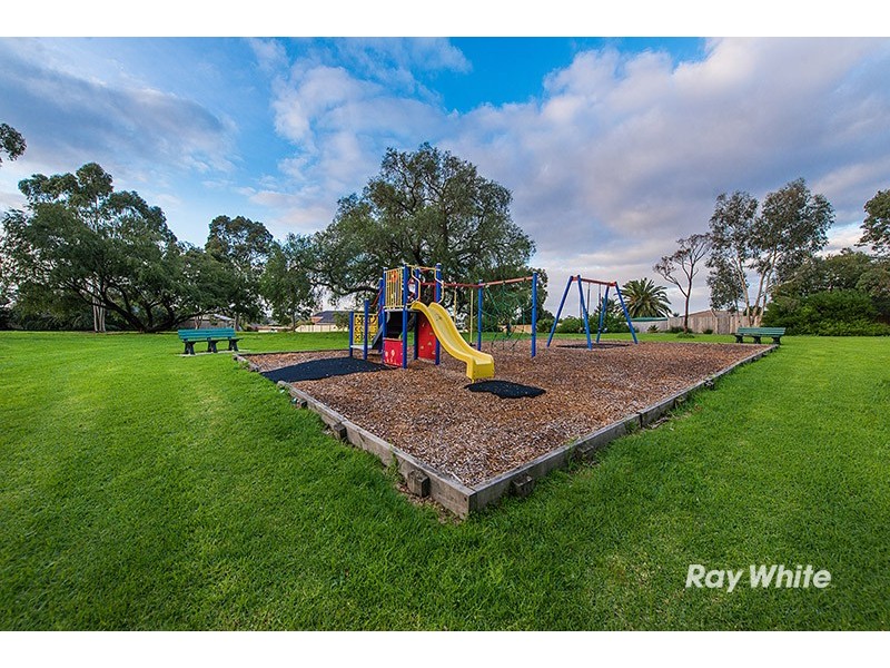 12 Toirram Crescent, Cranbourne VIC 3977