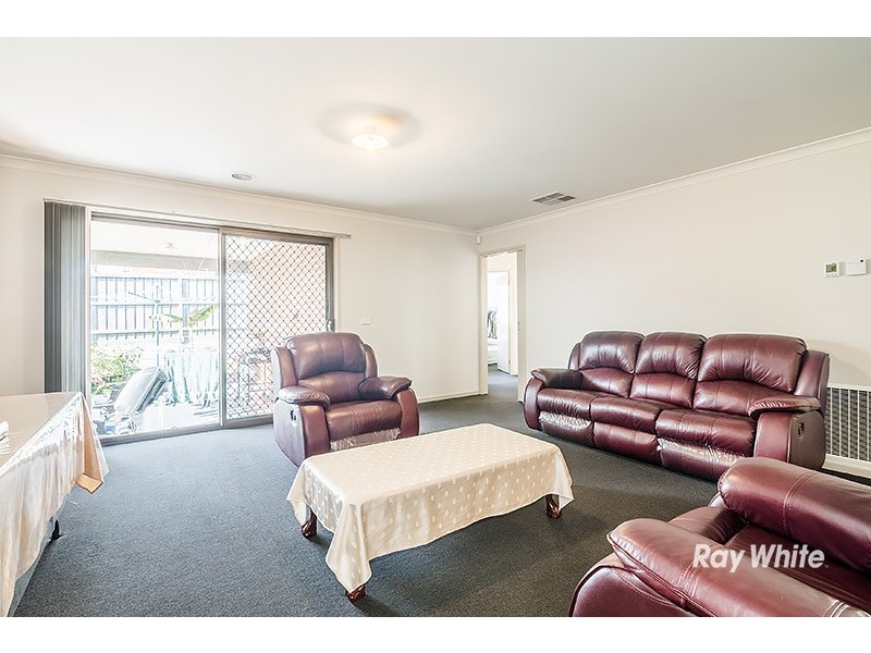 81 Bradman Drive, Cranbourne West VIC 3977