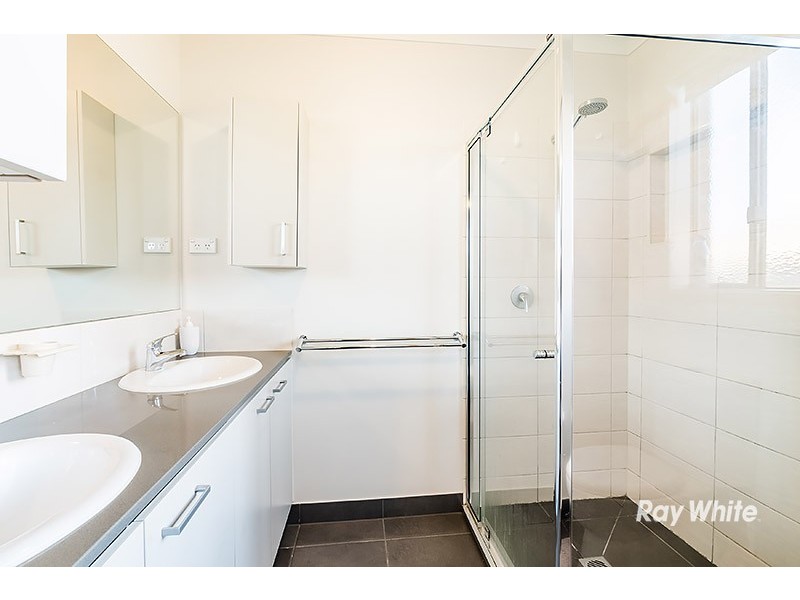 81 Bradman Drive, Cranbourne West VIC 3977